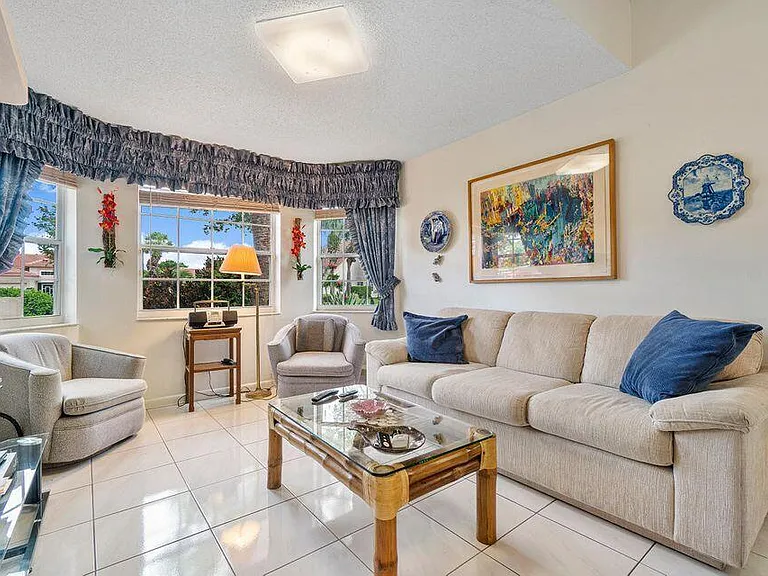 7922 Sandy Pointe Dr — Photo 7
