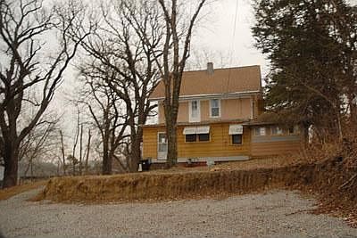 2nd image of 908 5th St