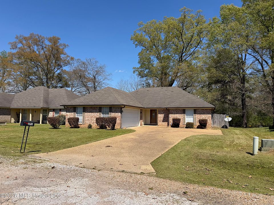 1st image of 371 Greystone Point