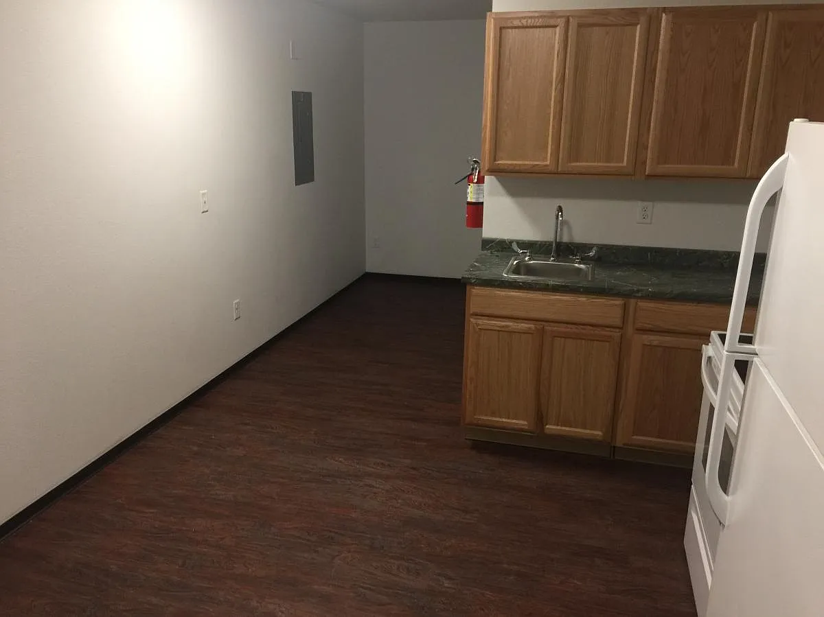 600 Noble Street — Photo 3