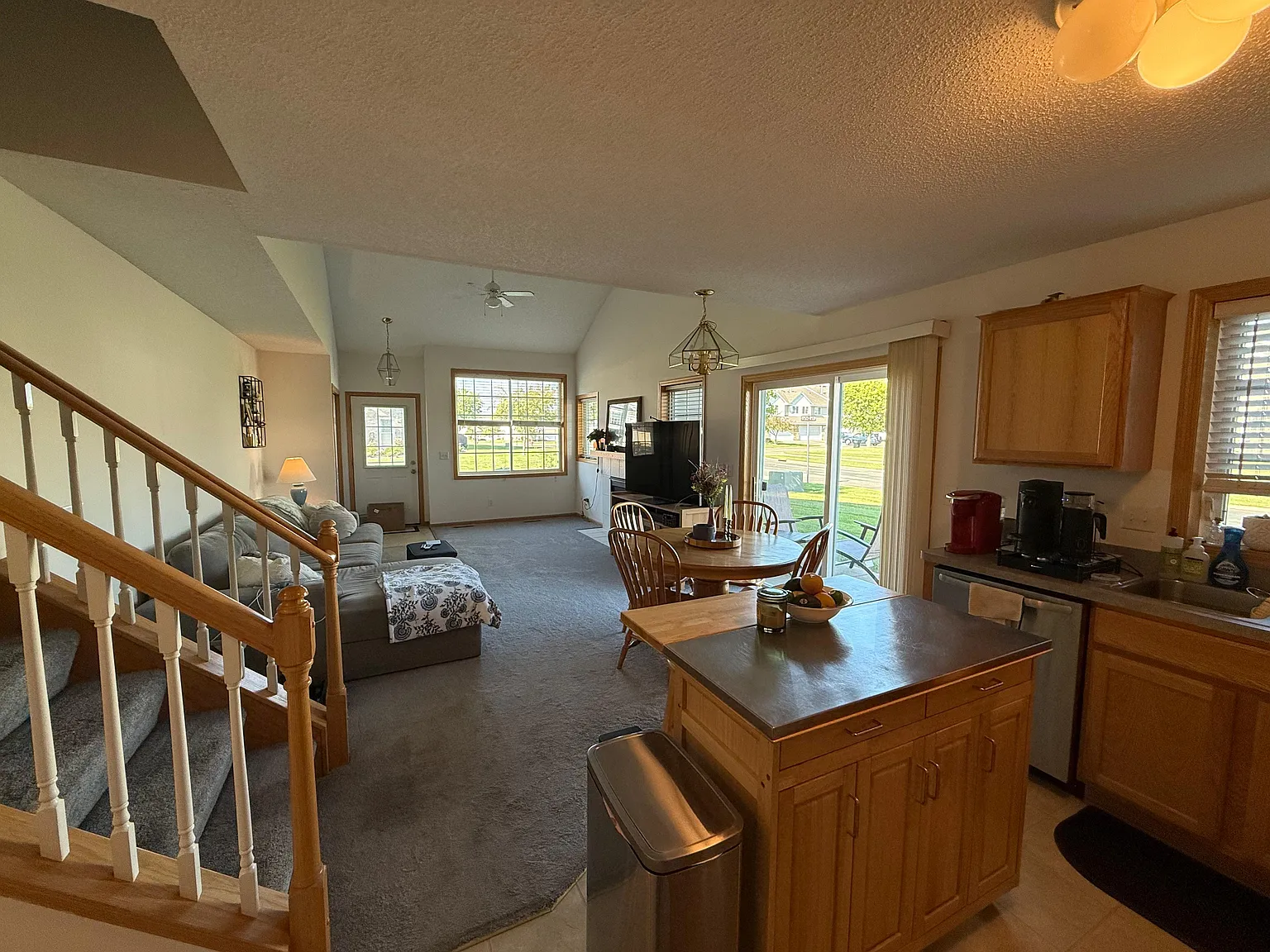 2 bed, 1.5 bath, 1396 sqft, $1,950 — Photo 4