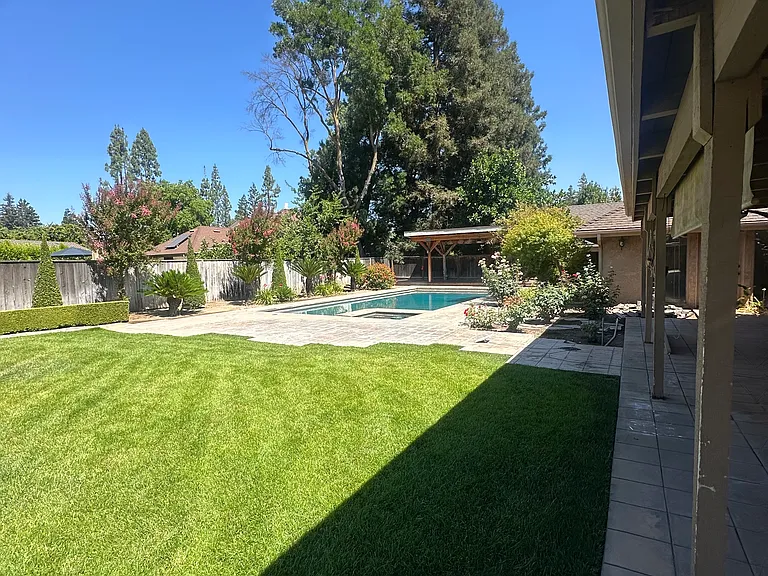 7247 N Dewey Ave — Photo 30