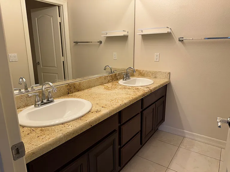 10410 Duxbury Ln #6 — Photo 33