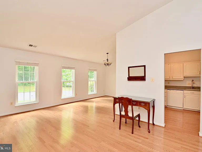 10048 Wood Sorrels Ln — Photo 5