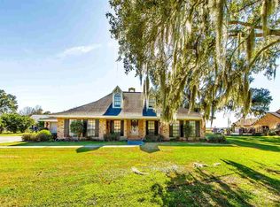 105 Oak St, Napoleonville, LA 70390