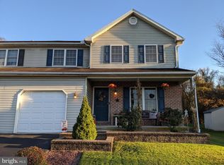 228 Hickory Dr, Fleetwood, PA 19522