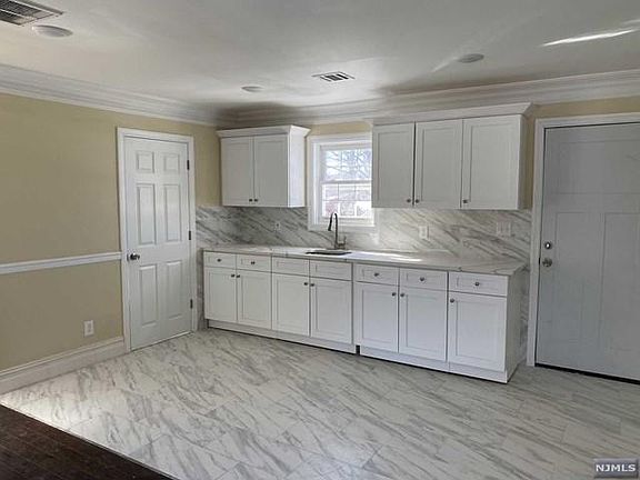 5th image of 1528 Lincoln Ave