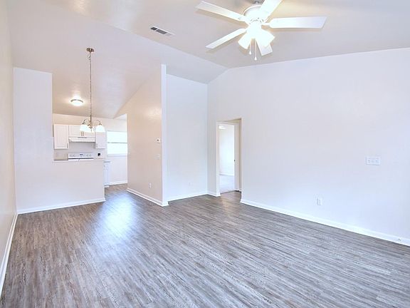 3rd image of 2318 NW 65th Pl #5rfex3p2d