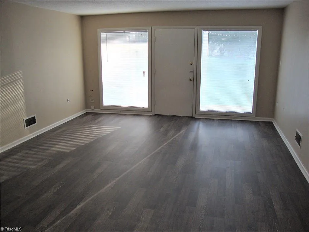 101 Oxford Place #4 - PEAK — Photo 4