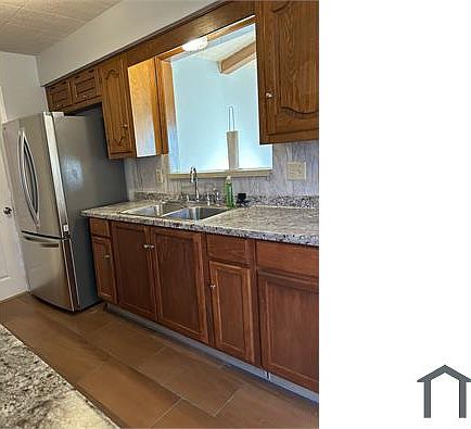 5th image of 124 Wesley Dr #1