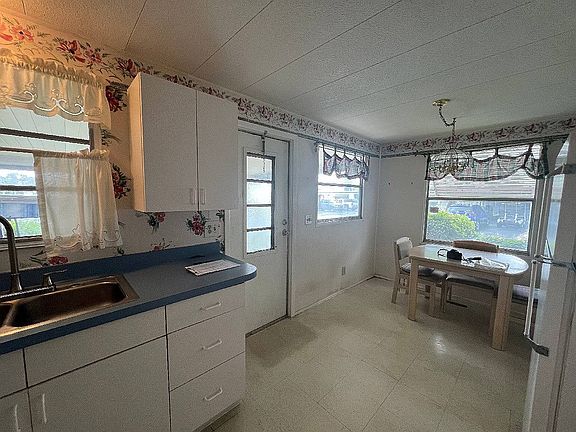 2nd image of 102 Highland Dr