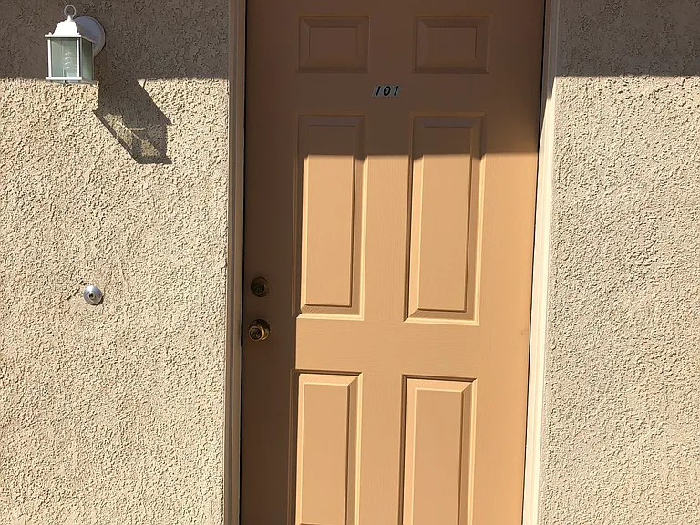 2240 Sandwood Dr #104 — Photo 2