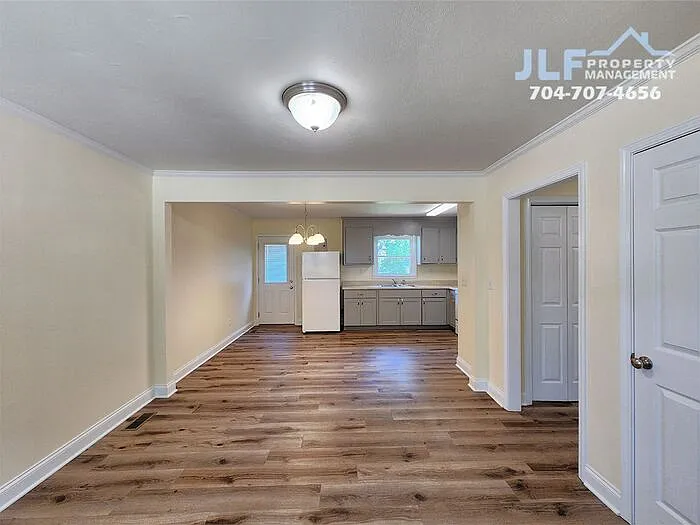 2 bed, 1.0 bath, 844 sqft, $1,150 — Photo 3