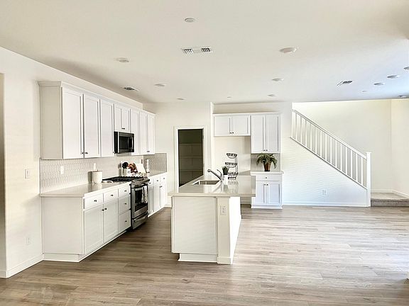 3rd image of 6024 Firelight Dr
