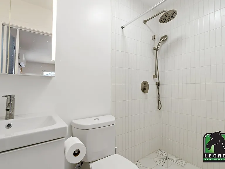 1124 W 49th St #1/2 — Photo 11