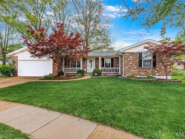 2140 Pierport Cir, Saint Louis, MO 63129