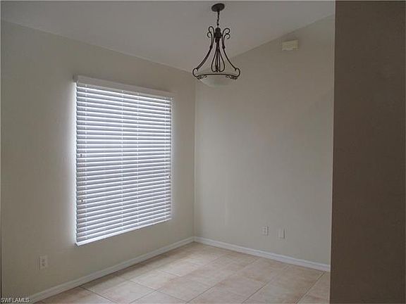 3rd image of 233 SW 31st Ter