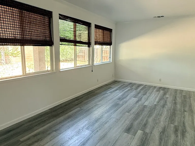 2337 N Silvervale St — Photo 8