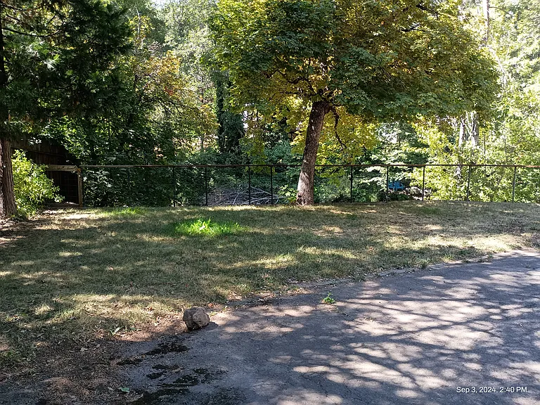 100 Bridge St — Photo 6
