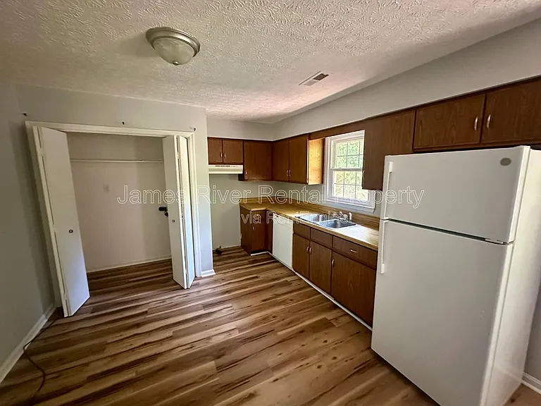 105 Daniel St #C — Photo 2
