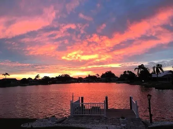 1710 New Bedford Dr, Sun City Center, FL 33573