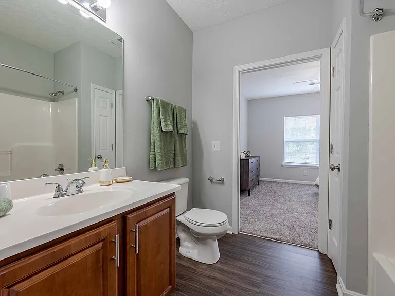 Blankenbaker Crossings Apartment Homes — Photo 6