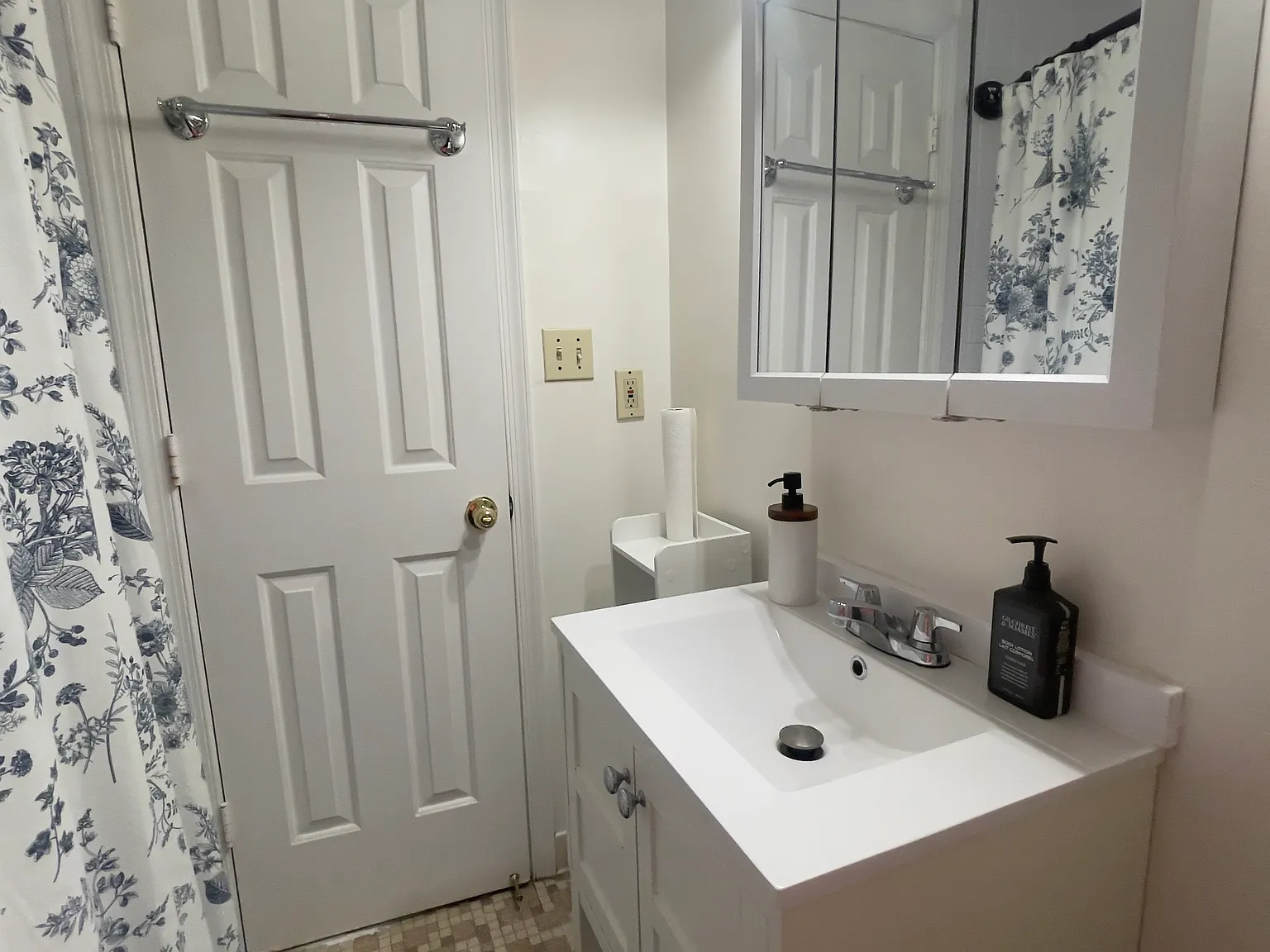 1366 Kenyon St NW — Photo 4