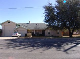 301 Red Oak Ln W, Ingram, TX 78025