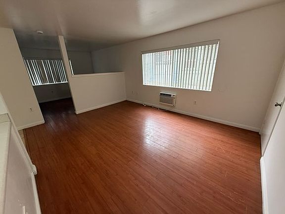 5th image of 1618 Schrader Blvd #Sb101