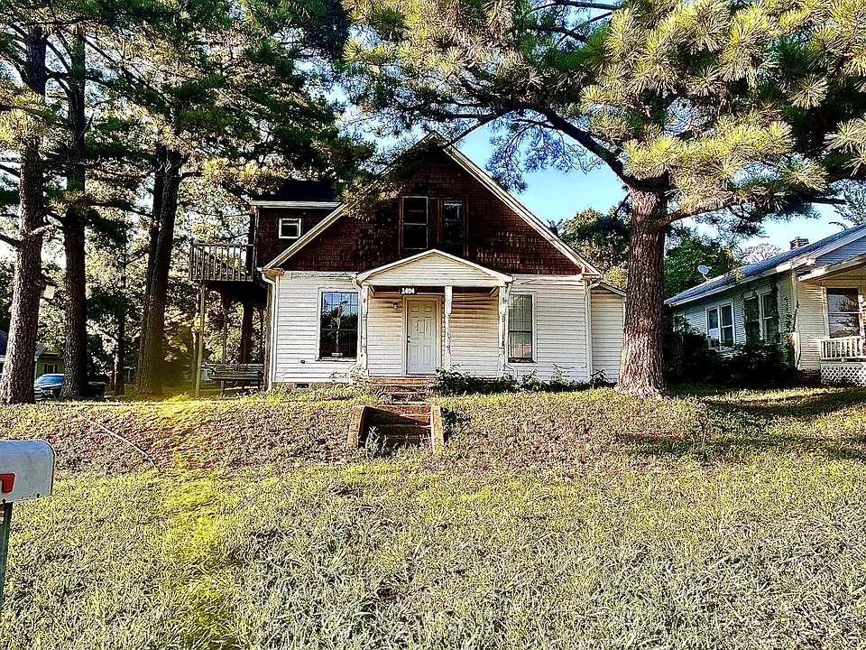 1404 Callahan St