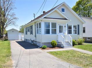 18 Elder Ave, Riverside, RI 02915