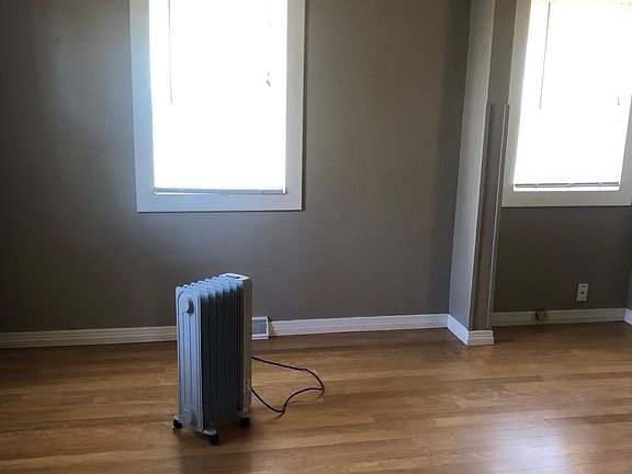4th image of 622 Willow St