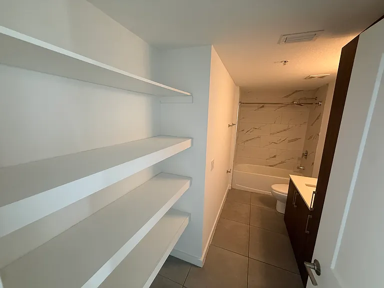 1010 NW 11th St #505 — Photo 7