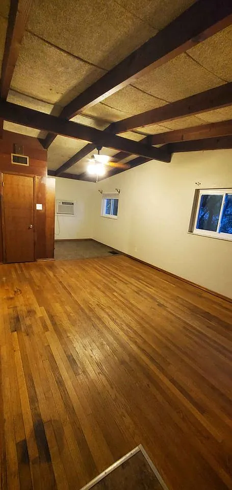 1 bed, 700 sqft, $900 — Photo 2