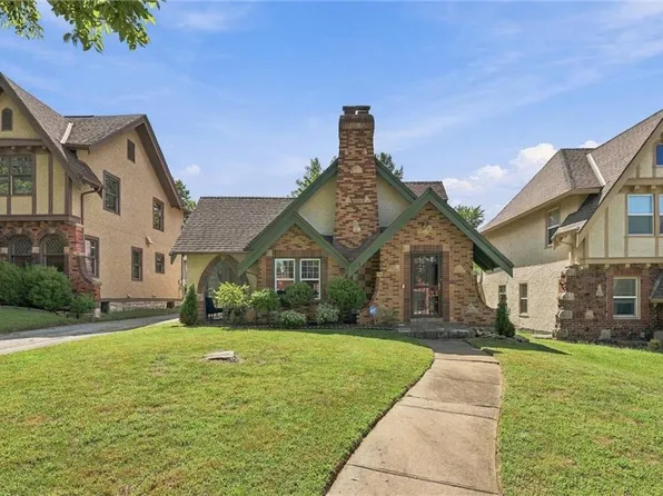 405 E Gregory Blvd, Kansas City, MO 64131