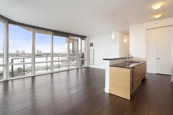 Sold by Nest Seekers International | media 44