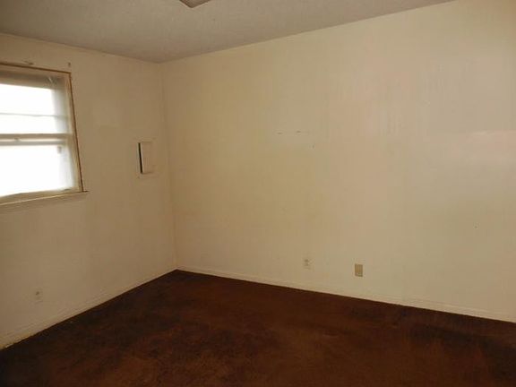 4th image of 1221 Madison St