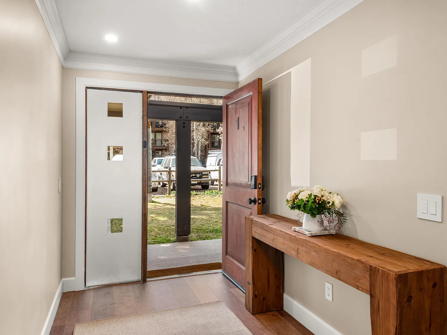 3 bed, 1000 sqft, $30,000 — Photo 1
