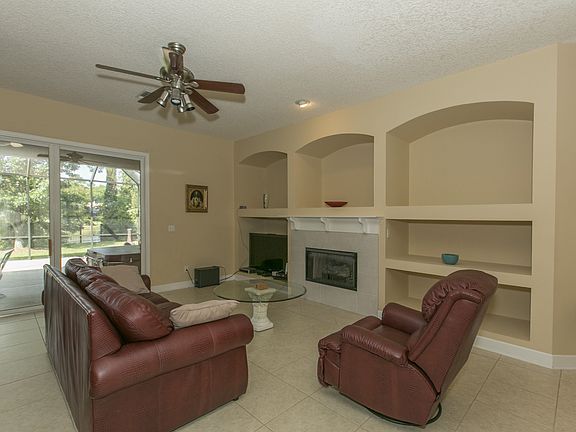 3rd image of 1345 Barrington Cir