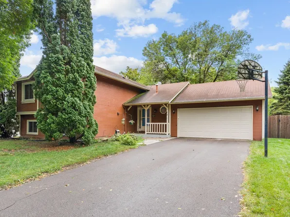 9163 Ranchview Ln N, Maple Grove, MN 55369