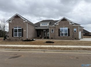 111 Montcliff Dr, Madison, AL 35756