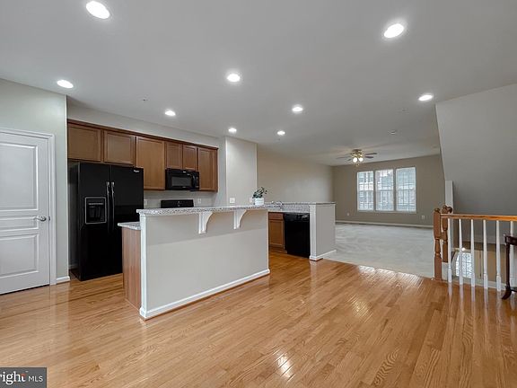 5th image of 43526 Marguerite Way