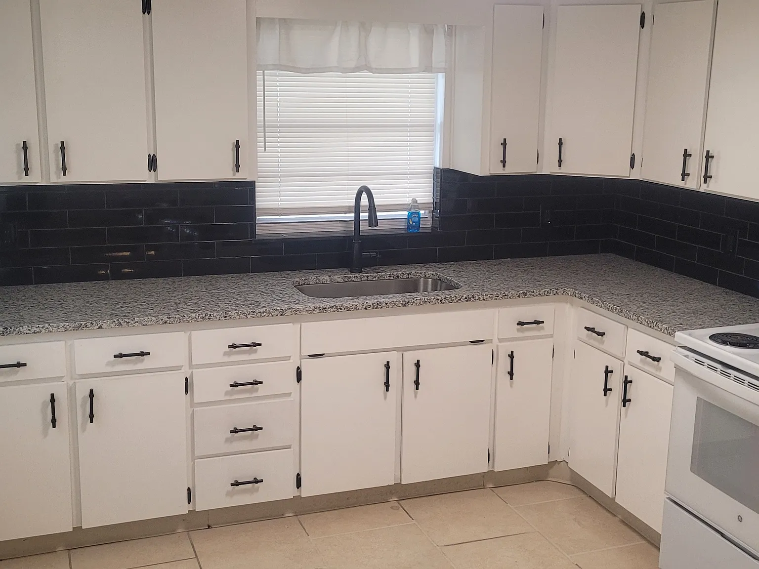 2 bed, 800 sqft, $1,450 — Photo 4
