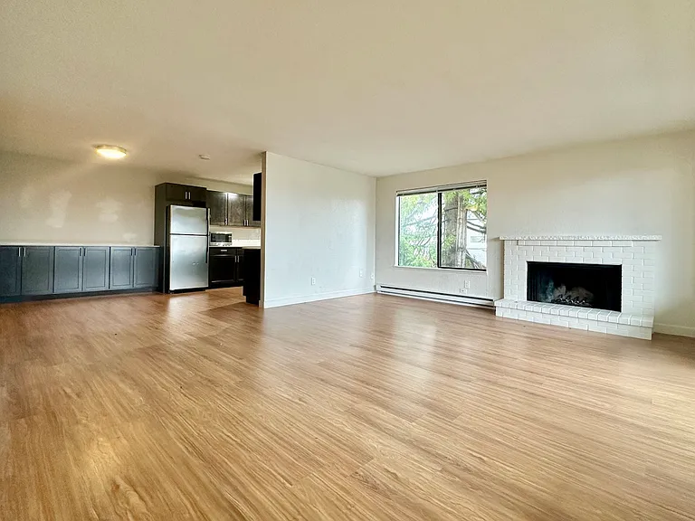 4900 Fremont Ave N #302 — Photo 2