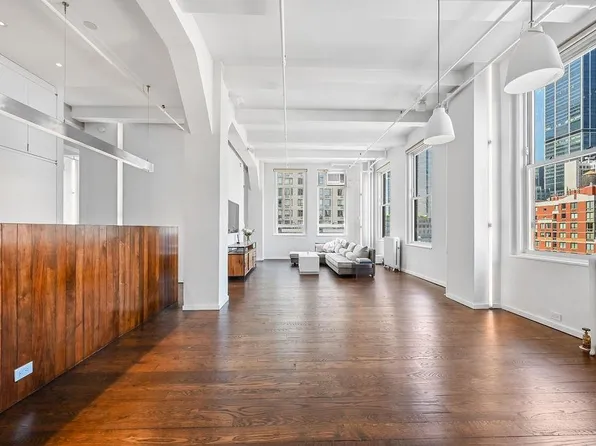 348 W 38th Street #8A, New York (Manhattan), NY 10023