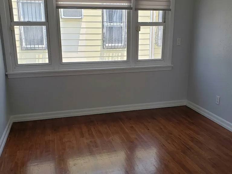 126 Bay 8th St — Photo 7