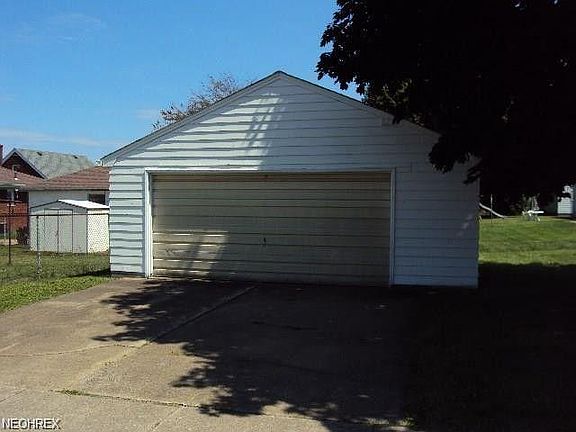 2nd image of 1302 Detroit Ave