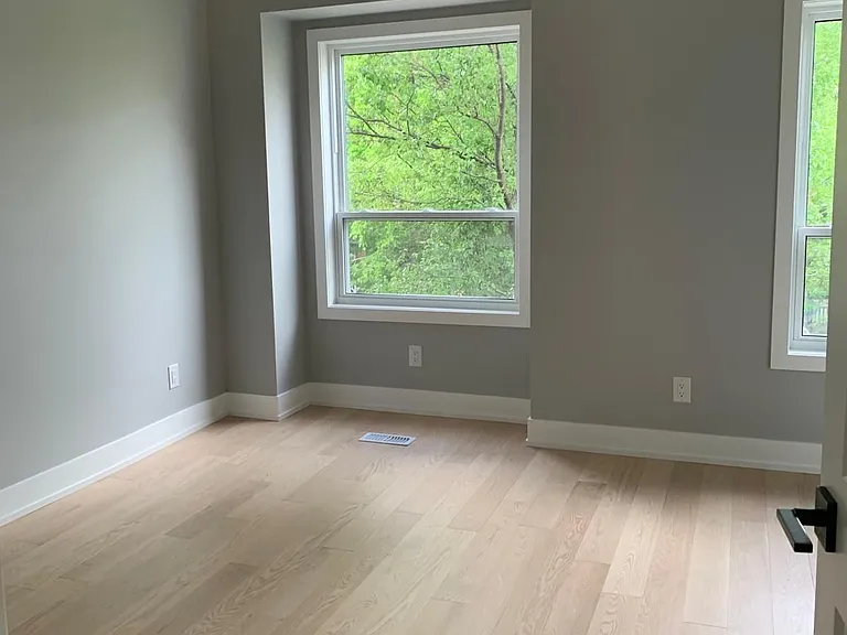 227 Logan Ave — Photo 17
