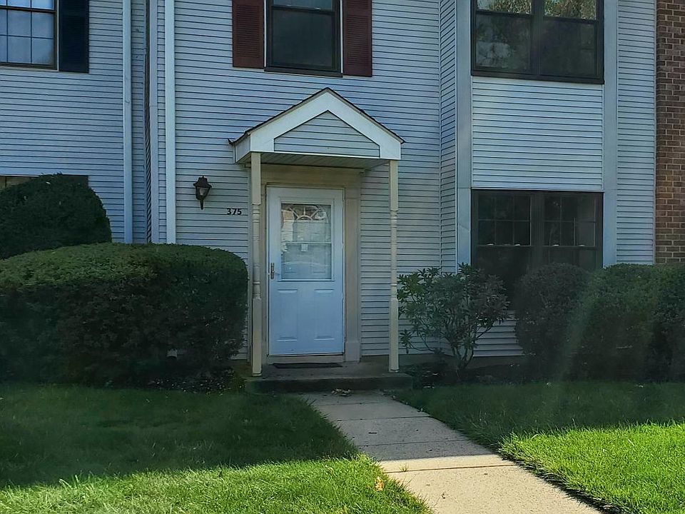 1st image of 375 Bromley Pl #375