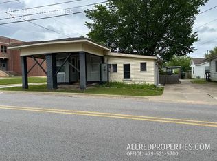 700 S College Ave APT 2, Fayetteville, AR 72701